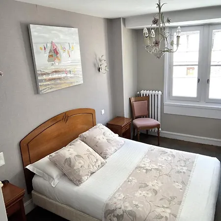 Отель Le Duguesclin 2*