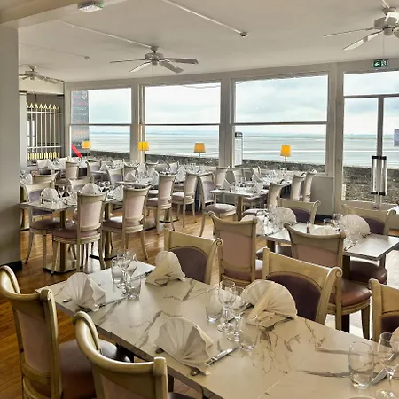 Hotel Le Duguesclin 2*